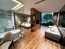 Venus Villa Flamingo Dai Lai by MAPSTAR