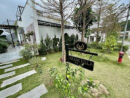 Venus Villa Flamingo Dai Lai by MAPSTAR