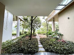 Venus Villa Flamingo Dai Lai by MAPSTAR