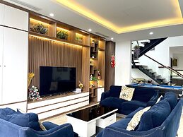 Venus Villa Flamingo Dai Lai by MAPSTAR