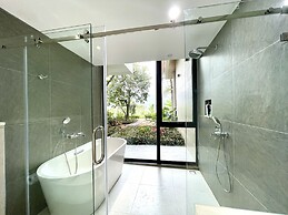 Venus Villa Flamingo Dai Lai by MAPSTAR