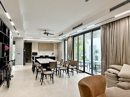 Venus Villa Flamingo Dai Lai by MAPSTAR