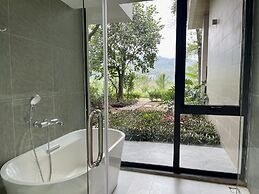 Venus Villa Flamingo Dai Lai by MAPSTAR