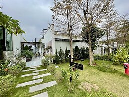 Venus Villa Flamingo Dai Lai by MAPSTAR