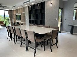 Venus Villa Flamingo Dai Lai by MAPSTAR