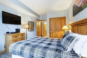 8045 Black Bear 1 Bedroom Condo by RedAwning