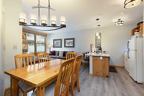 8045 Black Bear 1 Bedroom Condo by RedAwning