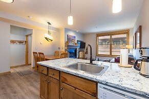 8045 Black Bear 1 Bedroom Condo by RedAwning