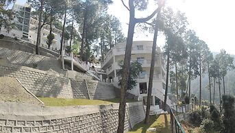 Himalayan Splendour Resort