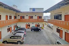 OYO 90503 Madina Residence Syariah