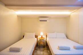 ALONA BEACH SIDE INN