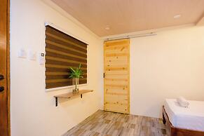 ALONA BEACH SIDE INN