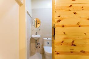 ALONA BEACH SIDE INN