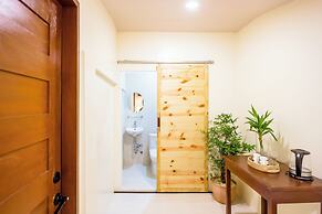 ALONA BEACH SIDE INN