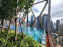 High Floor KL View Scarletz Suite