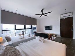 High Floor KL View Scarletz Suite