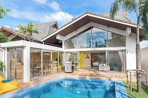 2-bdr luxury villa at a villa resort