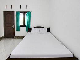 SPOT ON 91383 Green Forest Homestay NearTaman Wisata Pusuk Sembalun (T