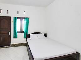SPOT ON 91383 Green Forest Homestay NearTaman Wisata Pusuk Sembalun (T