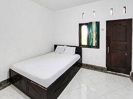 SPOT ON 91383 Green Forest Homestay NearTaman Wisata Pusuk Sembalun (T