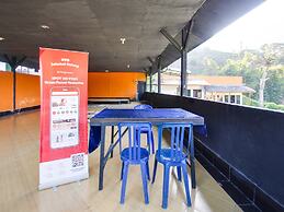 SPOT ON 91383 Green Forest Homestay NearTaman Wisata Pusuk Sembalun (T