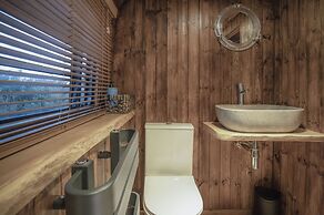 American Airstream - Blossom Farm - Tiers Cross