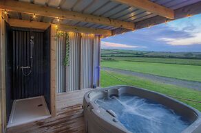 American Airstream - Blossom Farm - Tiers Cross