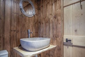 American Airstream - Blossom Farm - Tiers Cross