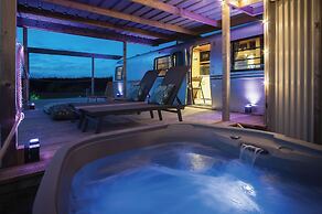 American Airstream - Blossom Farm - Tiers Cross