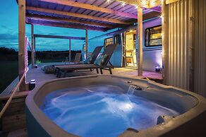 American Airstream - Blossom Farm - Tiers Cross