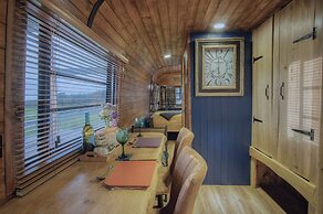 American Airstream - Blossom Farm - Tiers Cross