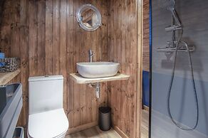 American Airstream - Blossom Farm - Tiers Cross