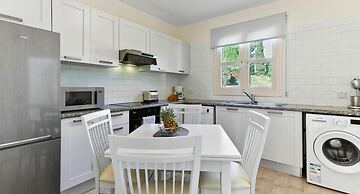 Villa Nefeli - Charming Townhouse in the Heart of Aphrodite Hills Reso