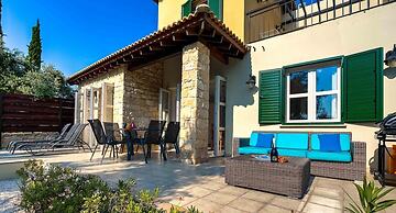 Villa Nefeli - Charming Townhouse in the Heart of Aphrodite Hills Reso