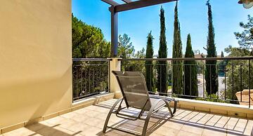 Villa Nefeli - Charming Townhouse in the Heart of Aphrodite Hills Reso