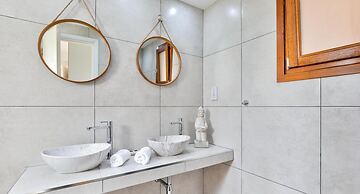 Apartment Kz01 - Modern Ground Floor Apartment in the Heart of Aphrodi