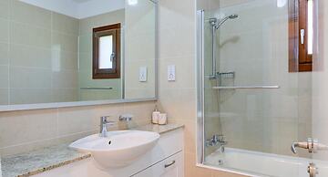 Apartment Kz01 - Modern Ground Floor Apartment in the Heart of Aphrodi