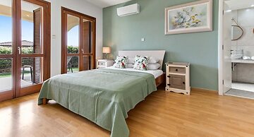 Apartment Kz01 - Modern Ground Floor Apartment in the Heart of Aphrodi