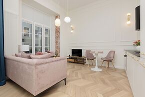 Studio Piotrkowska 37 by Renters