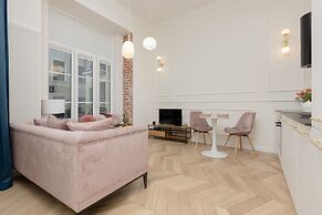 Studio Piotrkowska 37 by Renters