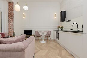 Studio Piotrkowska 37 by Renters