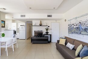 Comfy & Terrace neear Beach by FeelHome