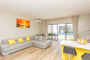 3-bdr luxury villa at a villa resort