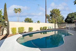 Family-friendly Desert Oasis 5 Bedroom Home by RedAwning