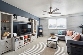 Family-friendly Desert Oasis 5 Bedroom Home by RedAwning