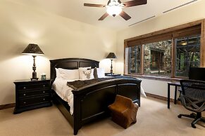 B107 Beaver Creek Landing 3 Bedroom Condo by RedAwning