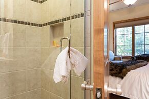 B107 Beaver Creek Landing 3 Bedroom Condo by RedAwning