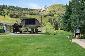 B107 Beaver Creek Landing 3 Bedroom Condo by RedAwning