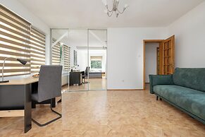 Spacious Family Apartment by Renters