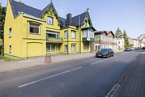 Spacious Family Apartment by Renters